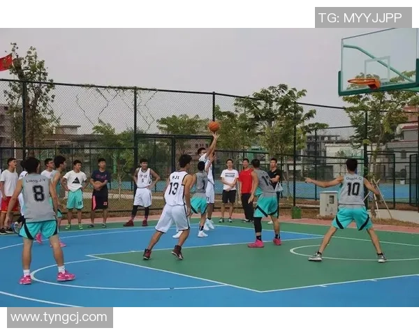 成都篮球队灵活性探讨：如何提升战术应变能力与团队协作